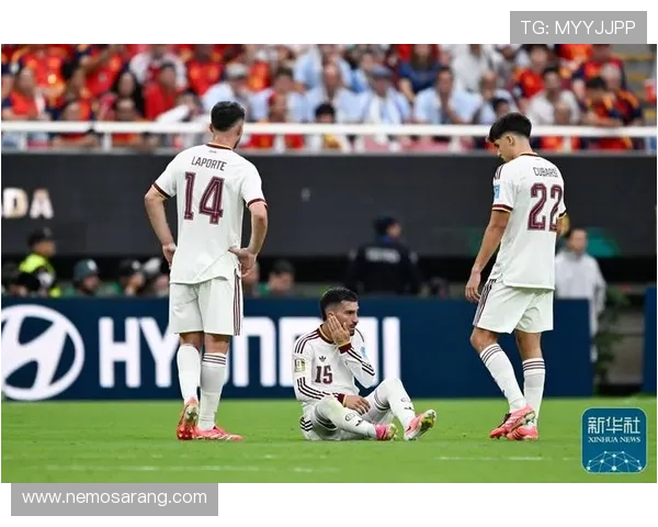 世界杯西班牙与乌拉圭比赛现场实录与赛后球迷反应报道